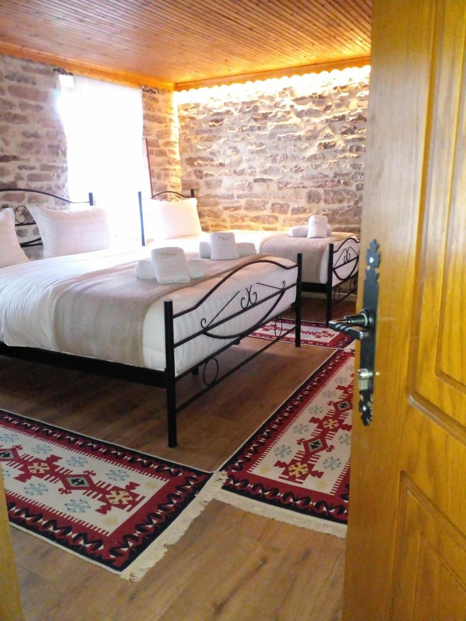 Guest House Hasko Gjirokastër Esterno foto