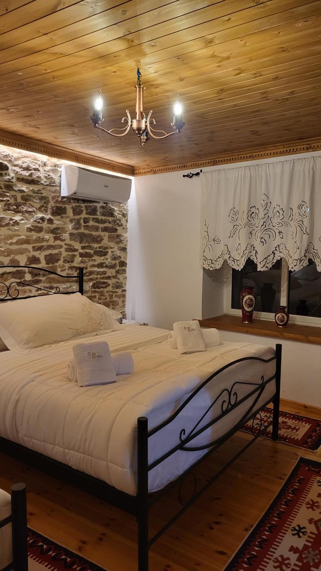 Guest House Hasko Gjirokastër Esterno foto