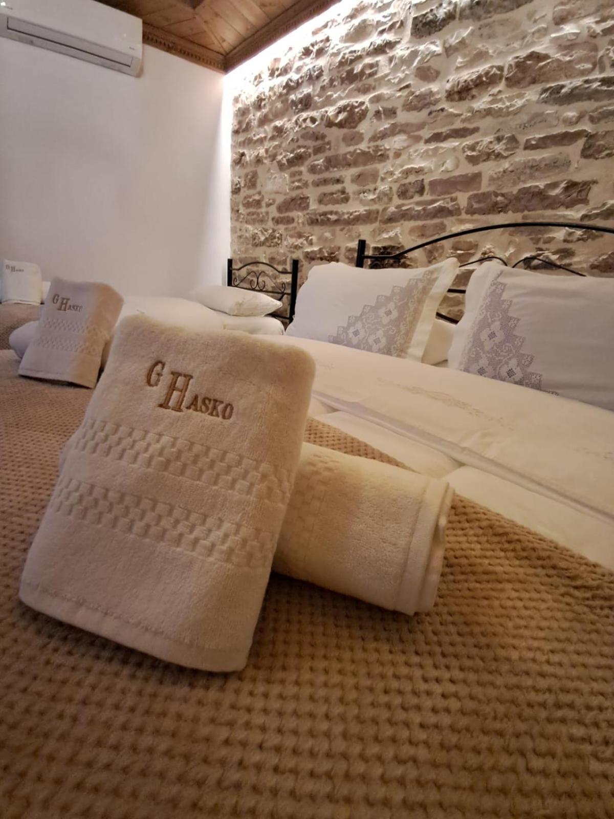 Guest House Hasko Gjirokastër Esterno foto