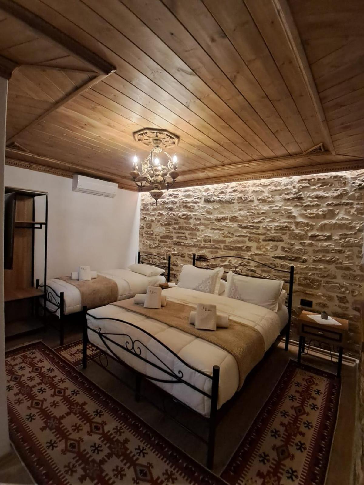 Guest House Hasko Gjirokastër Esterno foto